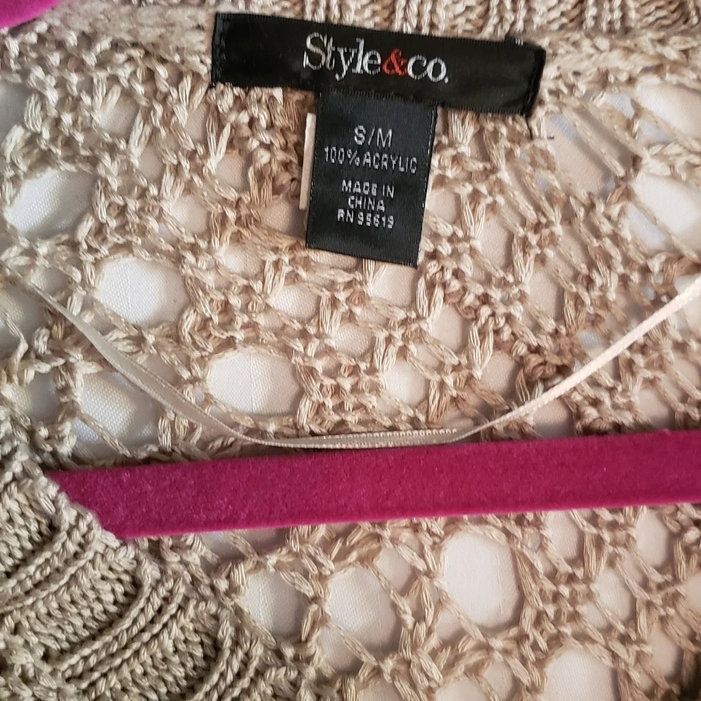 Cape knitted soo cute Hp🔥🔥🔥🔥 - Picture 3 of 3